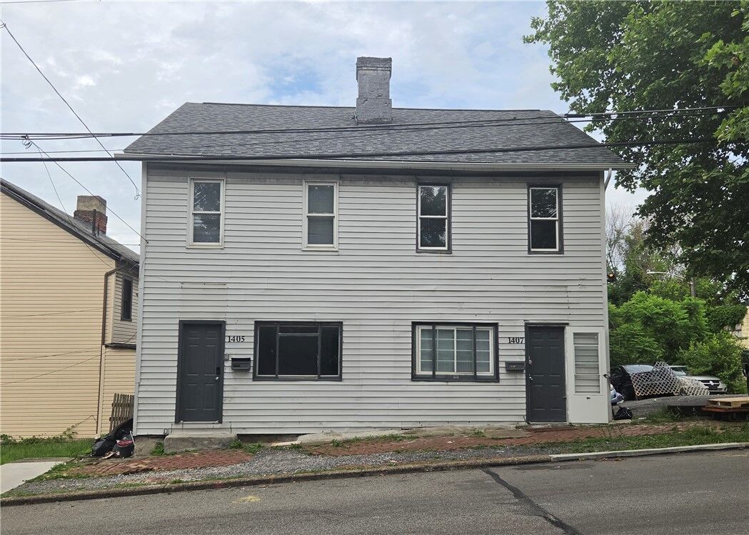 Property Photo:  1405-1407 West  PA 15120 