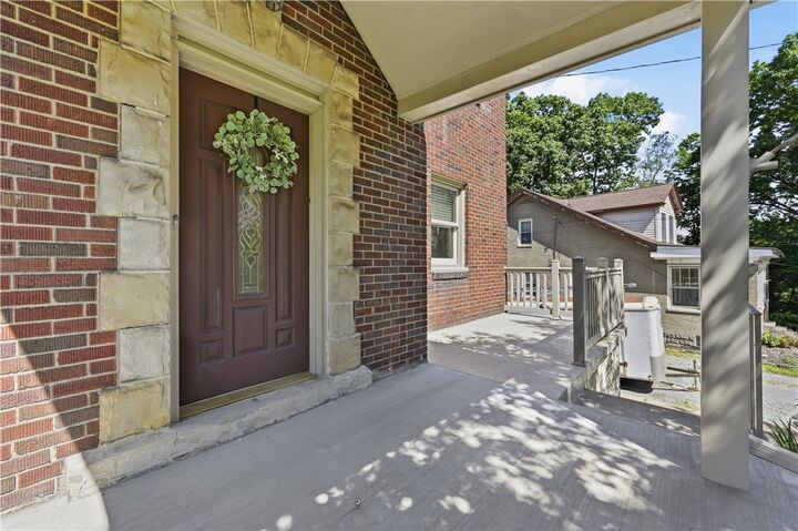 Property Photo:  507 Thompson Run Rd  PA 15237 