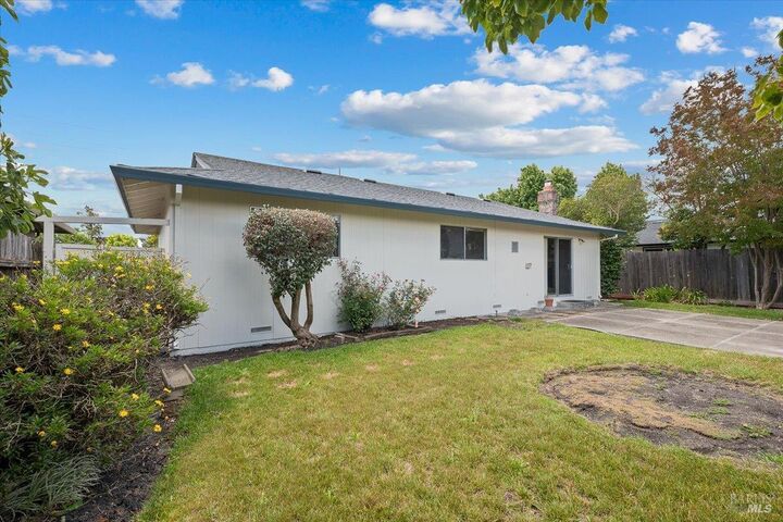 Property Photo: 405 Ely Boulevard CA 94954