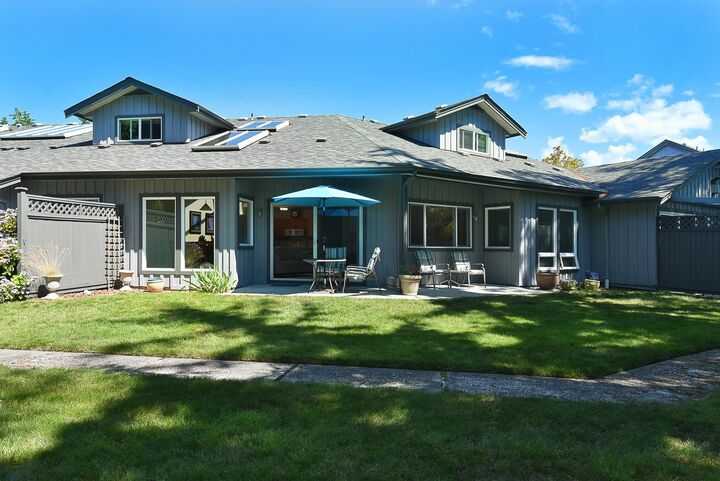 5761 Wharf Avenue 11 — photo 1