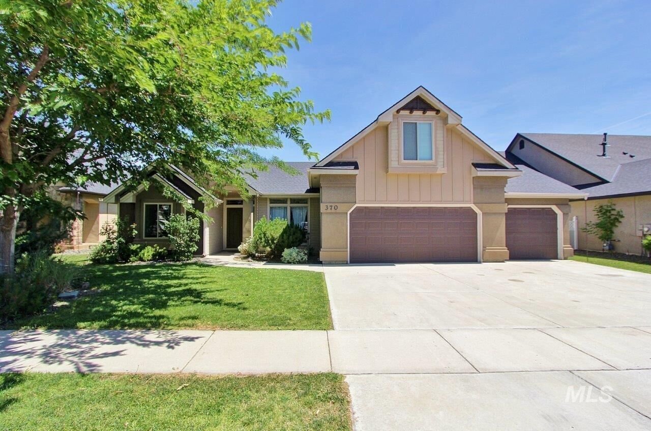 Property Photo:  370 S Schober Loop  ID 83686 