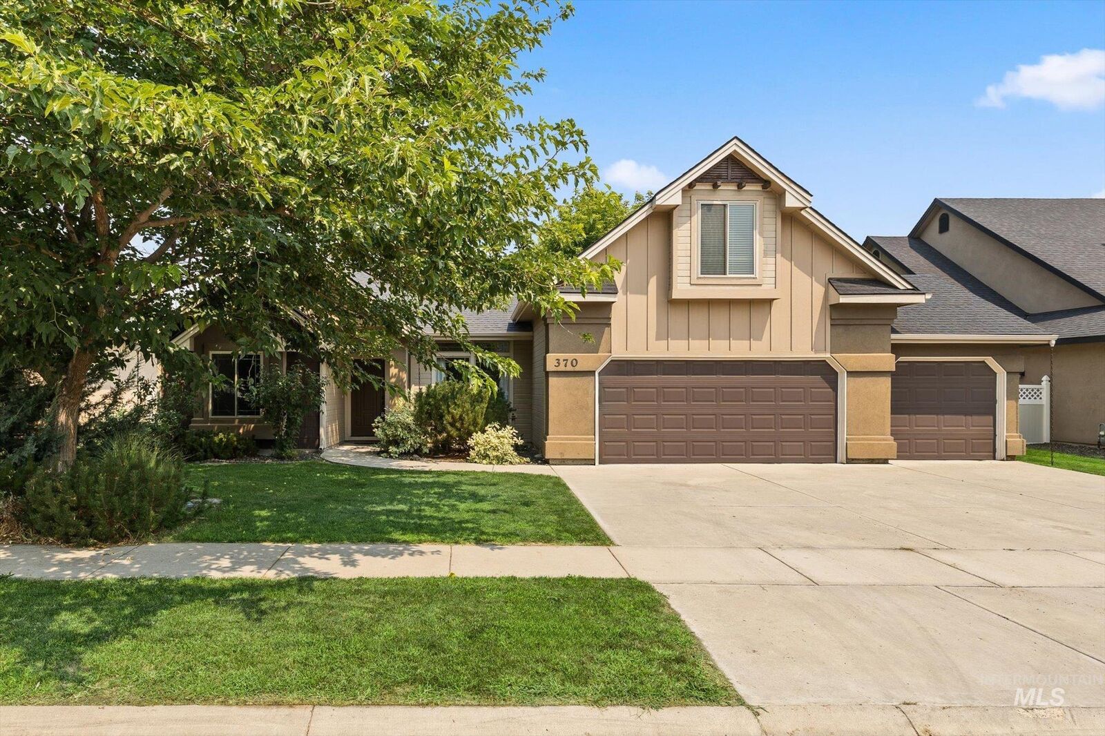 Property Photo:  370 S Schober Loop  ID 83686 