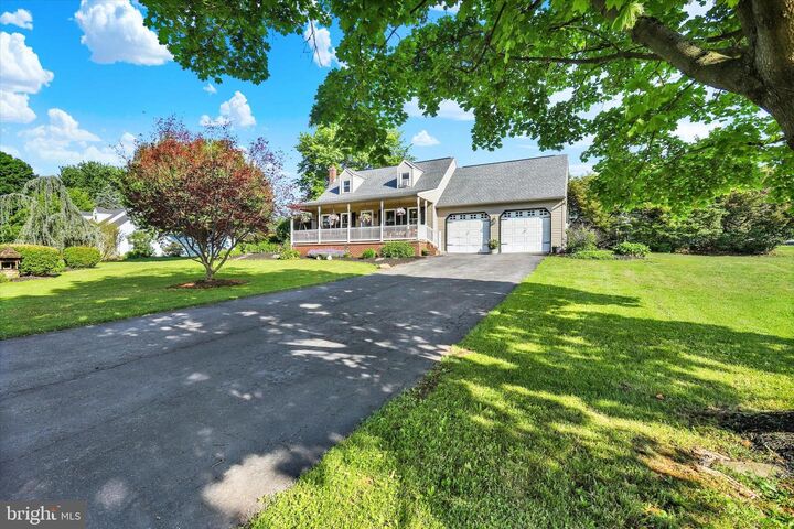 Property Photo:  1352 Bair Road  PA 17502 