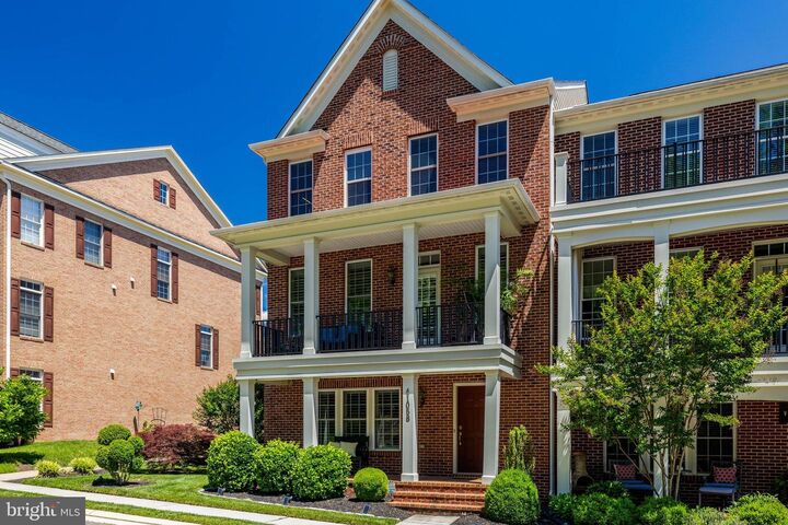 Property Photo: 41058 Dorati Square VA 20175