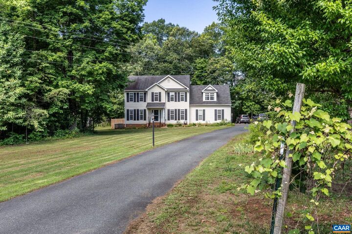 Property Photo: 46 Rock Creek Ln VA 23093