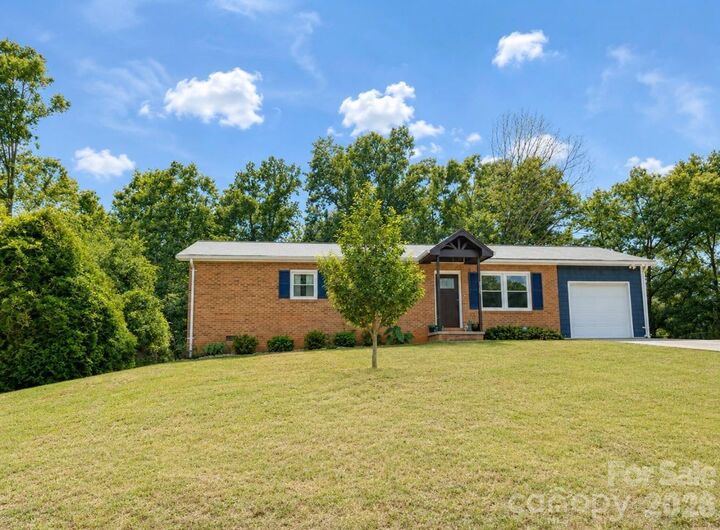 Property Photo:  3500 Alta Vista Way  NC 28655 