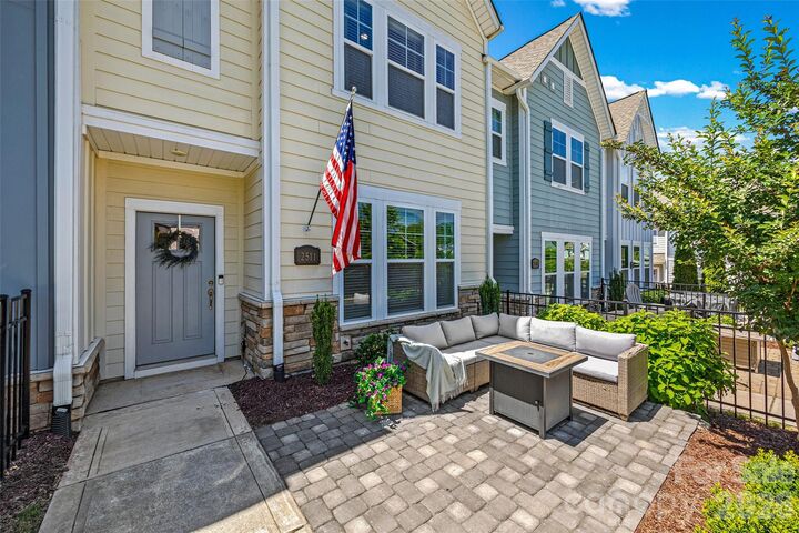 Property Photo:  2511 Duncan Avenue  NC 28205 