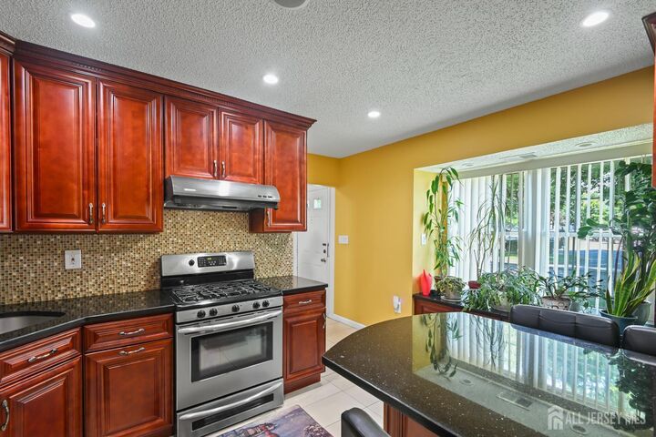 Property Photo:  67 Albury Way  NJ 08902 