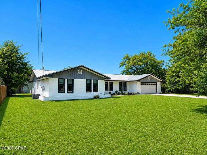 Property Photo:  922 Radcliff Avenue  FL 32444 