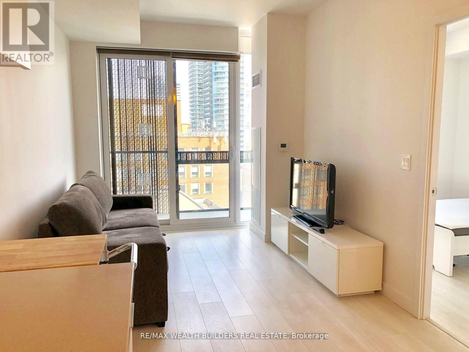 Property Photo: 8 Eglinton Avenue East 1010 ON M4P 0C1