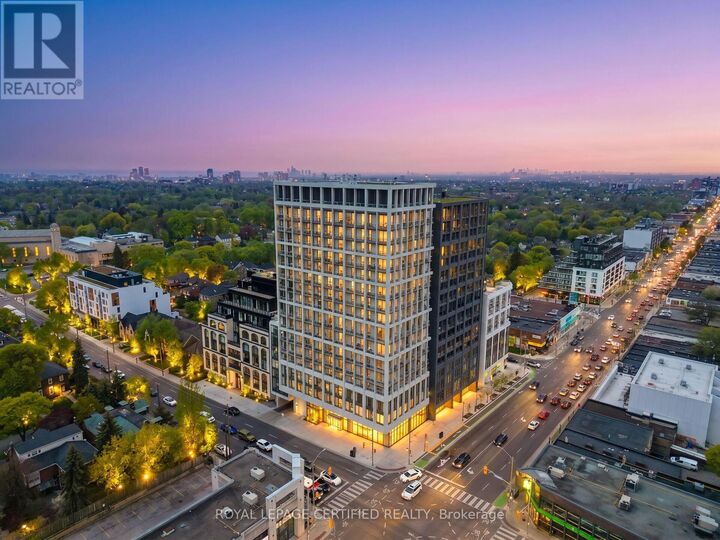Property Photo:  2020 Bathurst Street 919  ON M5P 0A6 