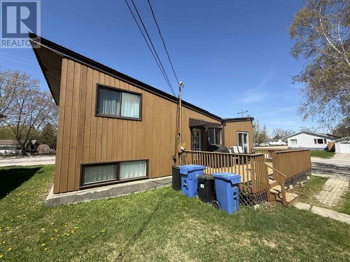 Property Photo:  133 Memorial Ave  ON P8N 2M4 