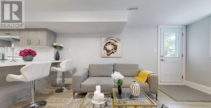 Property Photo:  29 Manadon Drive Lower  ON M2M 1W8 
