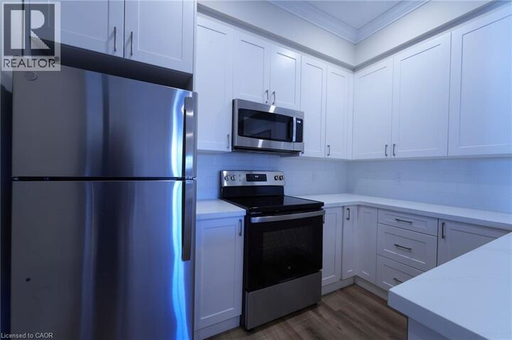 Property Photo:  100 Charlton Avenue West 203  ON L8P 2C3 
