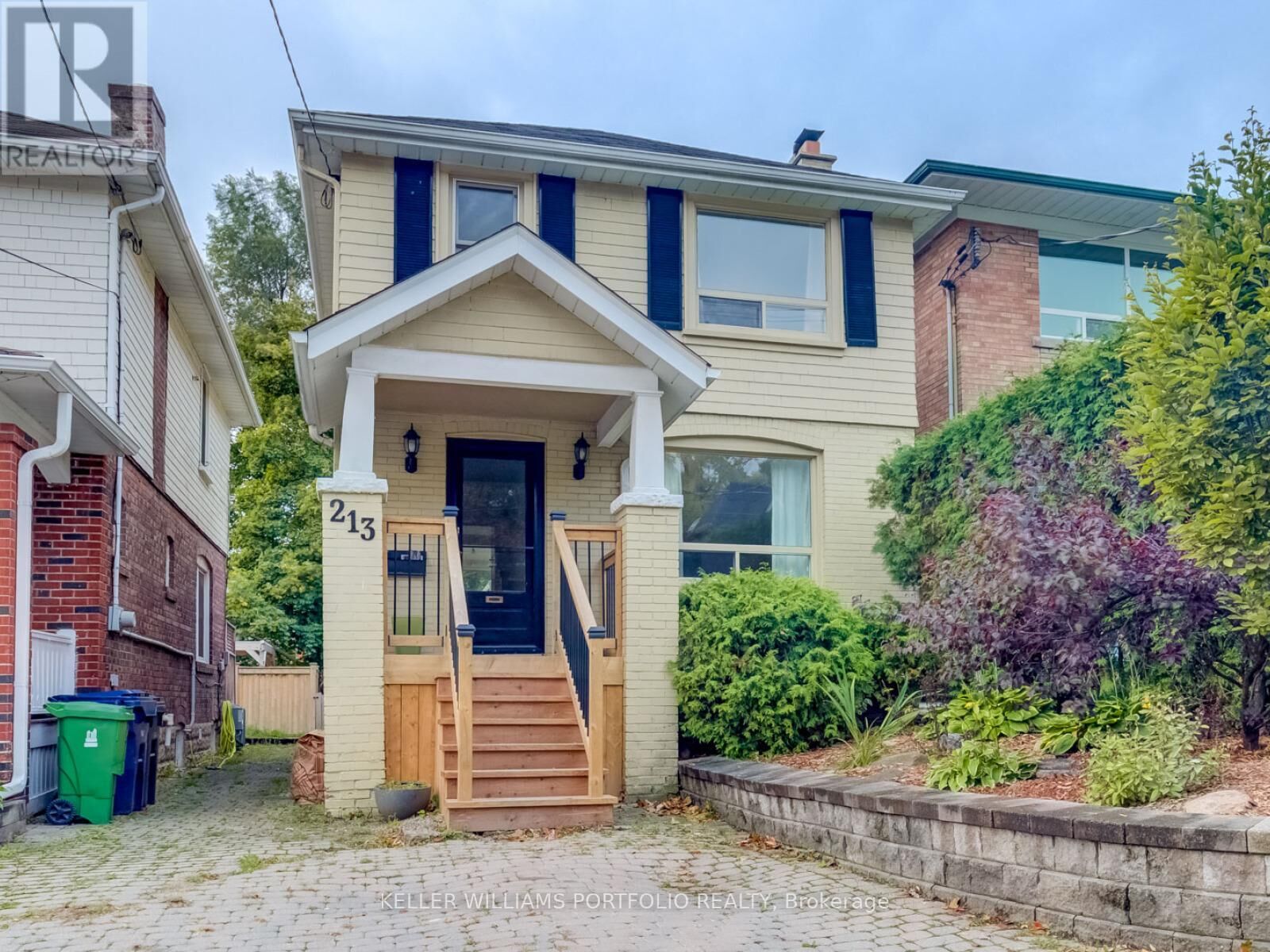 Property Photo: 213 Erskine Avenue ON M4P 1Z5