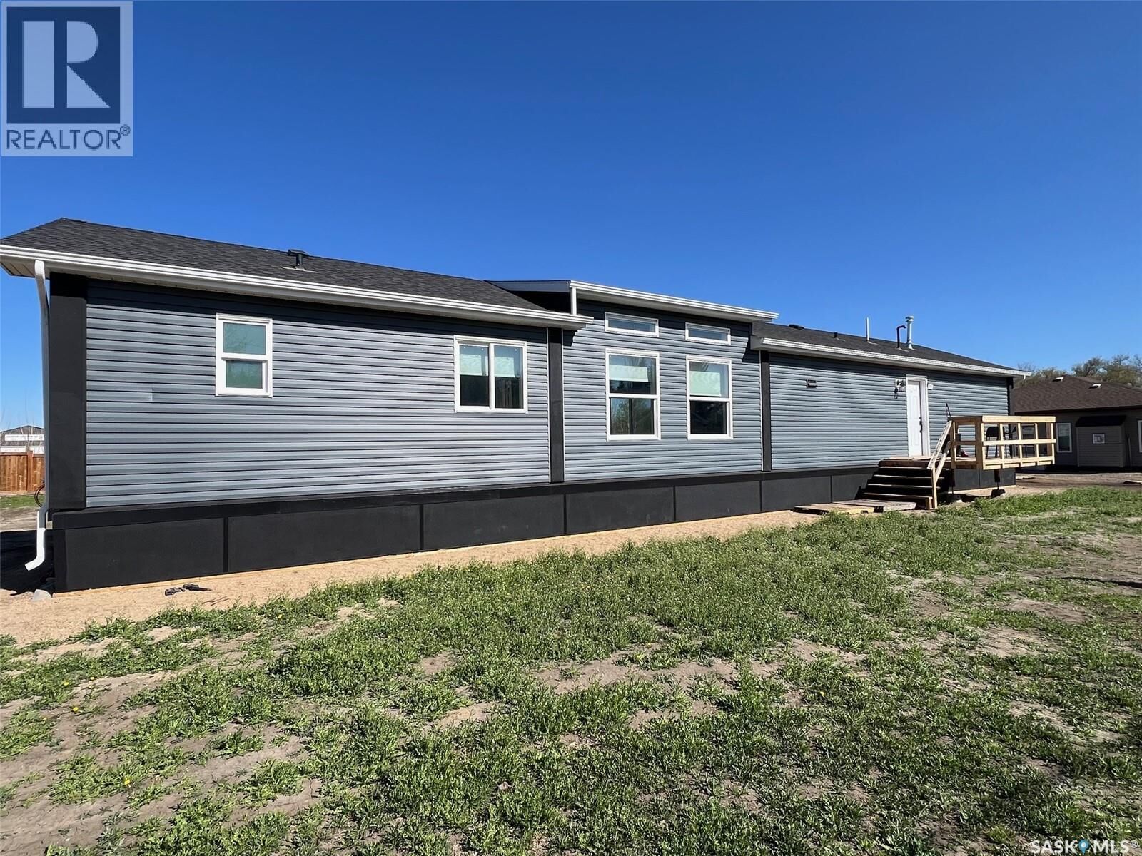 Property Photo: 215 1st Street W SK S0M 1X0