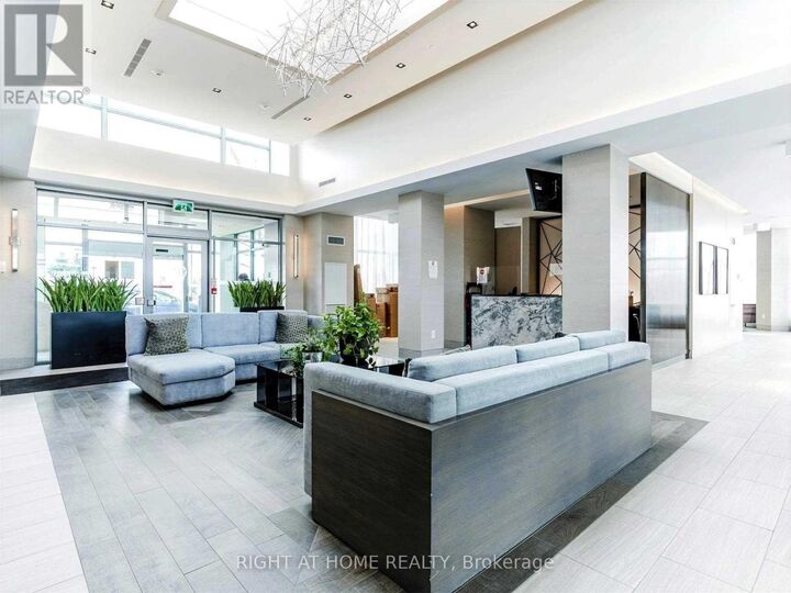 Property Photo:  4655 Glen Erin Drive 102  ON L5M 0Z1 