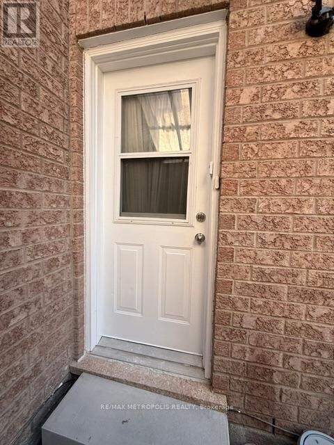 Property Photo:  4 Nelly Court #Bsmt  ON L6P 2G5 