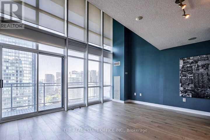 Property Photo:  15 Fort York Boulevard 3905  ON M5V 3Y4 