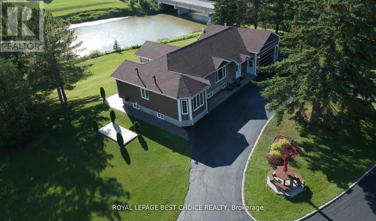 Property Photo: 804164 Golf Course Road ON P0J 1P0