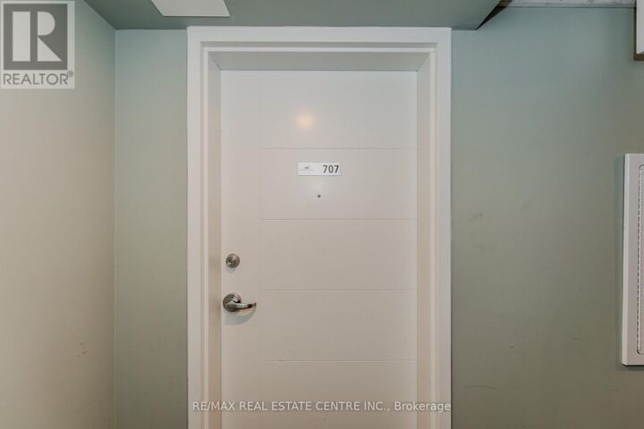 Property Photo:  251 Hemlock Street 707  ON N2L 0H2 