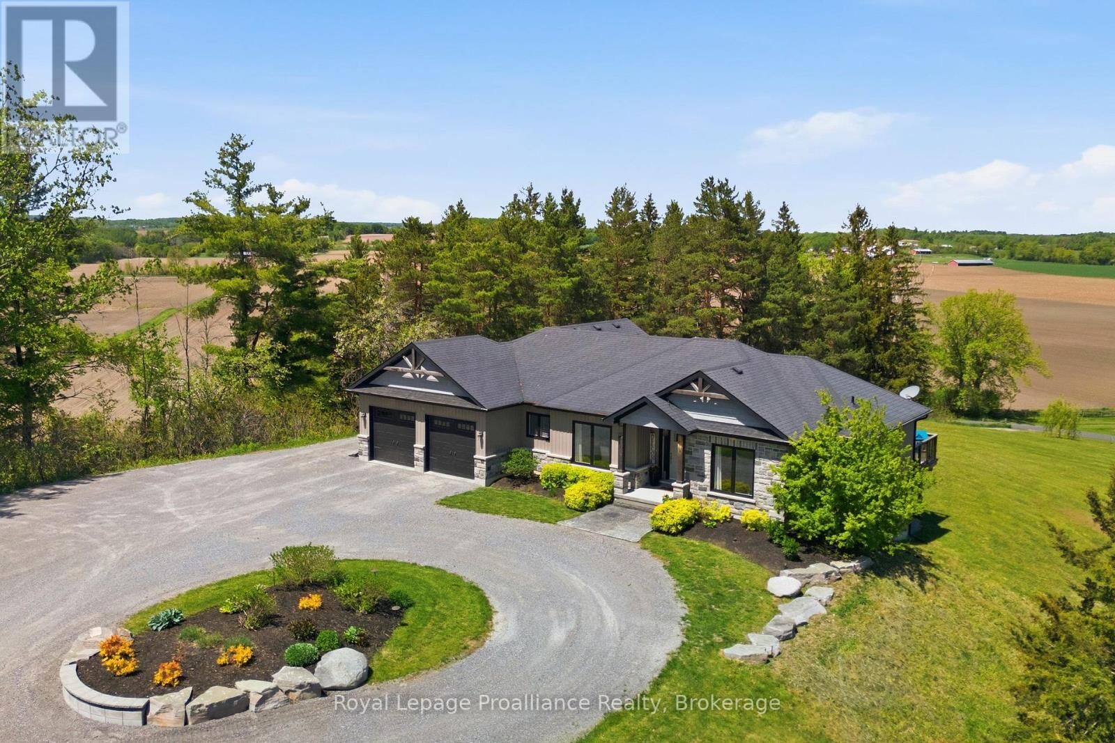 Property Photo: 137 Windwhisper Drive ON K0K 2V0