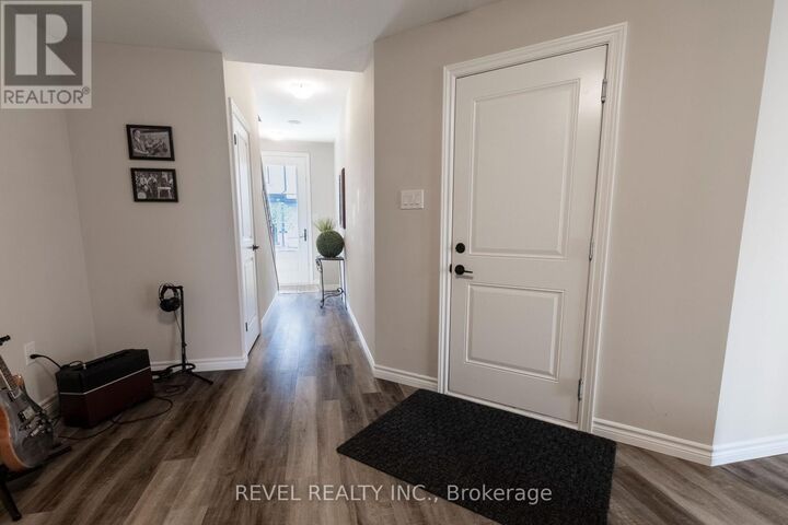Property Photo: 435 Callaway Road 39 ON N6G 2N1