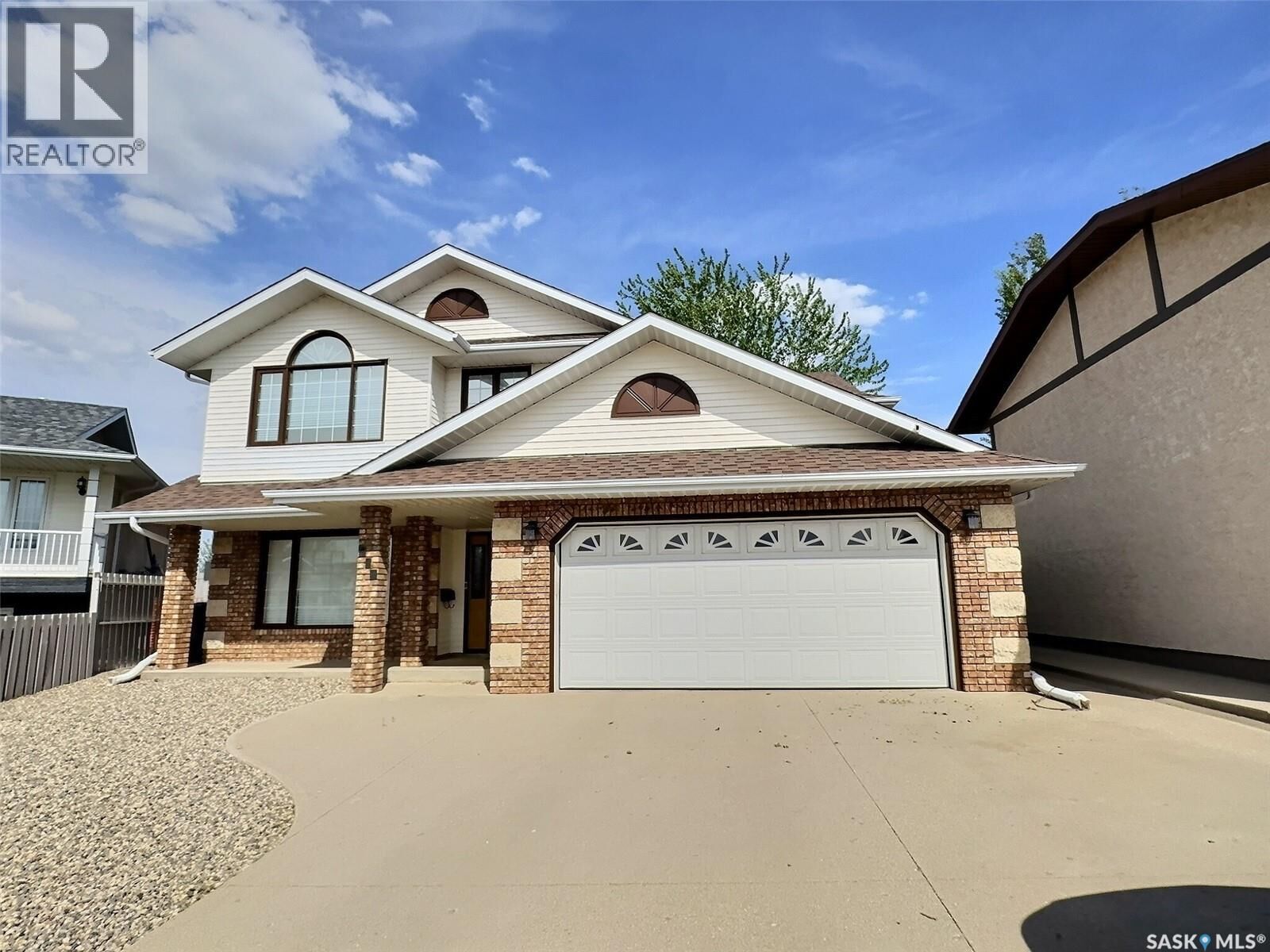 Property Photo:  419 Clasky Drive  SK S4A 2P2 