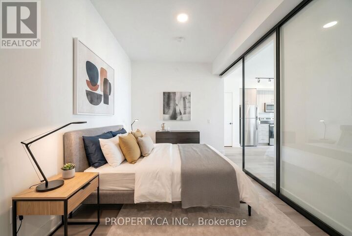 Property Photo:  758 Dovercourt Road West 805  ON M6H 2X2 