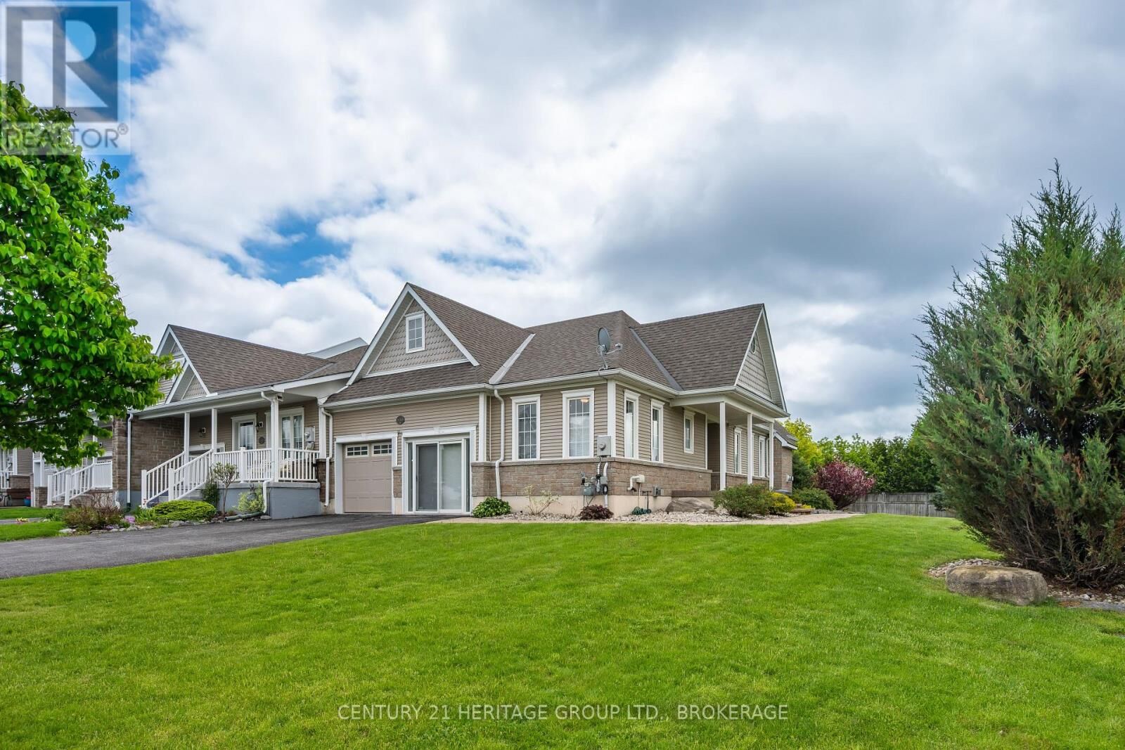 Property Photo:  100 Britannia Crescent  ON K0H 1G0 