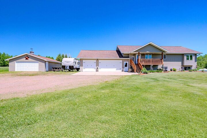 Property Photo:  W9866 County Road M  WI 54452 