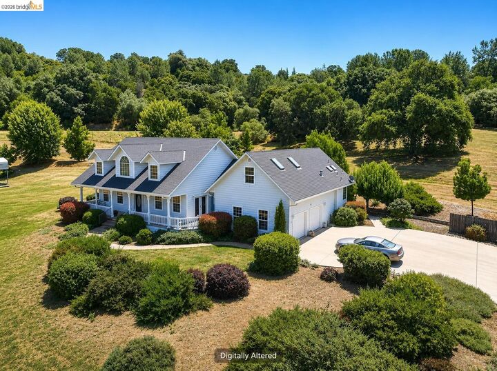 Property Photo: 17517 Murphy Rd CA 95370