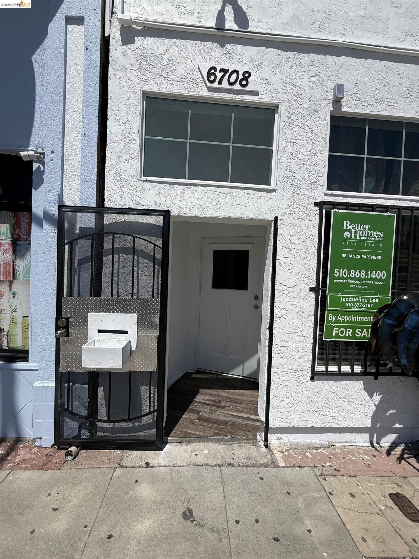 Property Photo: 6708 International Blvd CA 94621