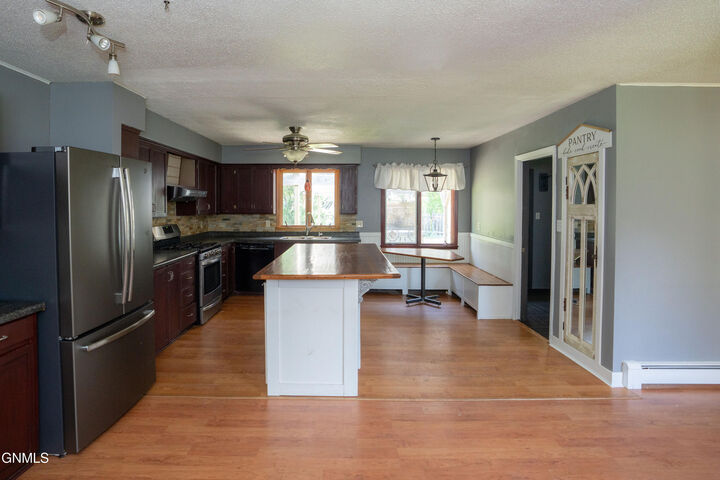 Property Photo:  1710 Elmwood Place  ND 58401 