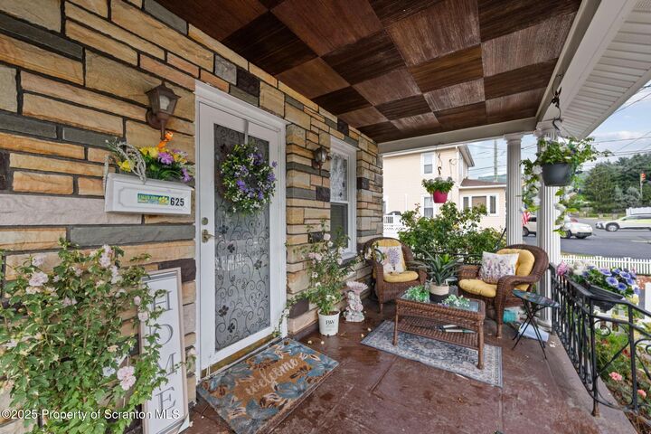 Property Photo:  625 Keystone Avenue  PA 18452 