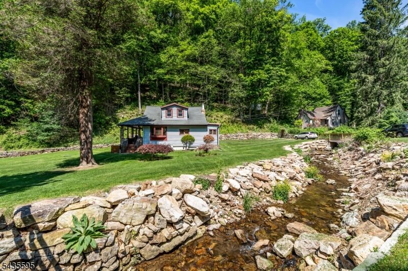 Property Photo:  145 Mill Brook Rd  NJ 07882 