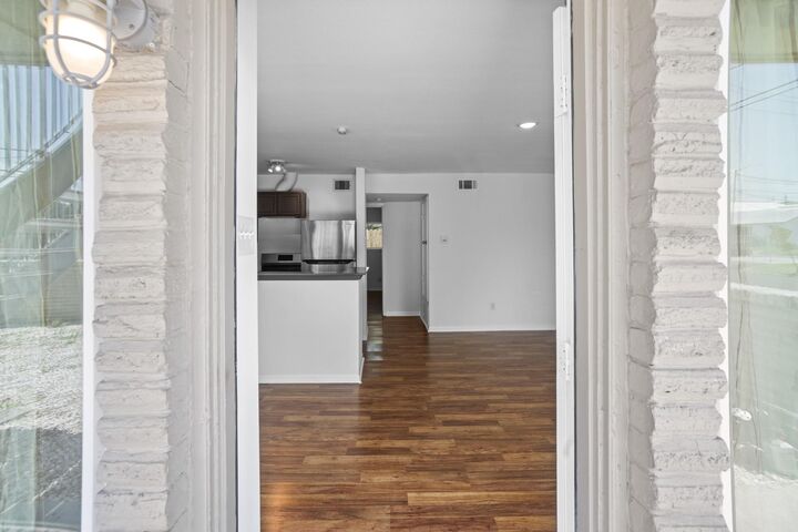 Property Photo:  1408 Hughes Street 15  TX 77023 