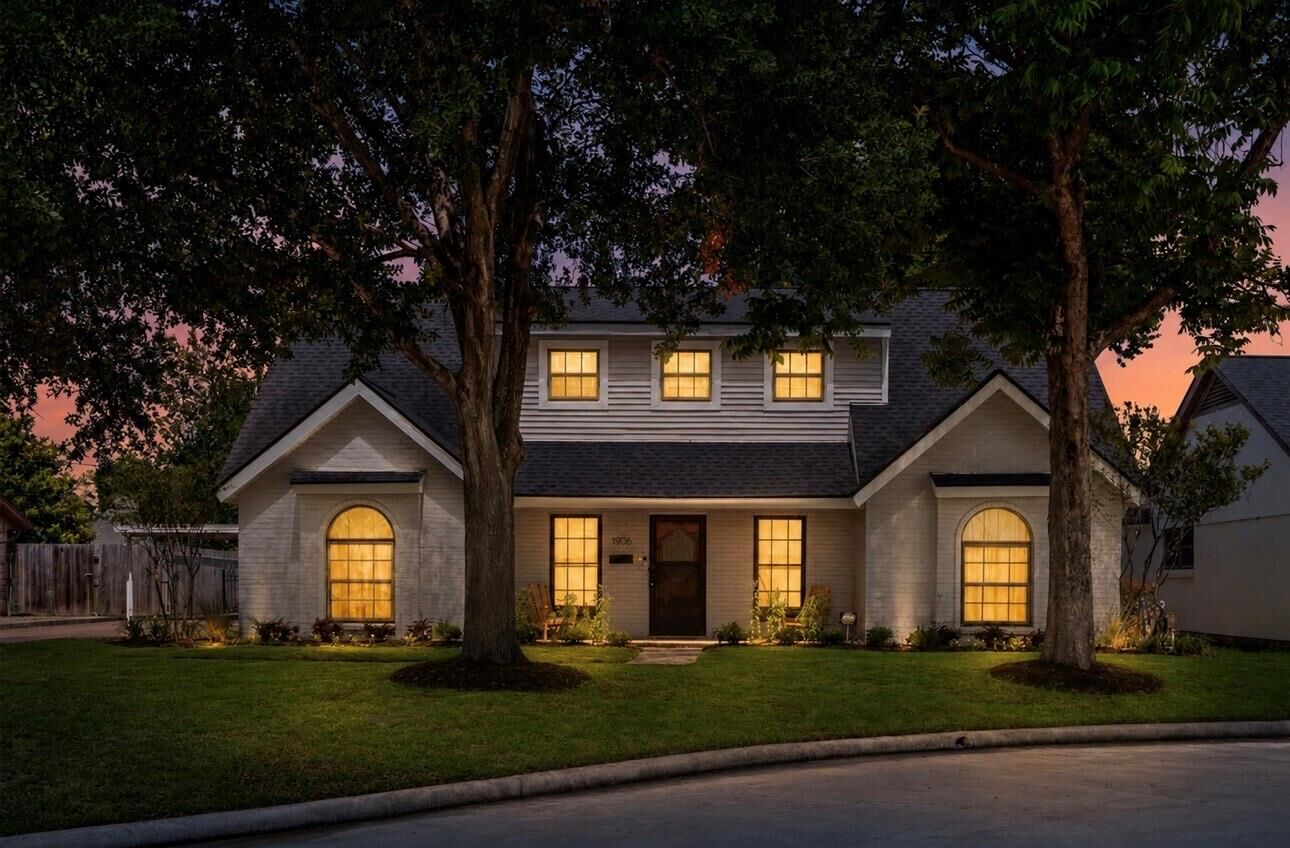 Property Photo:  1906 Spillers Lane  TX 77043 