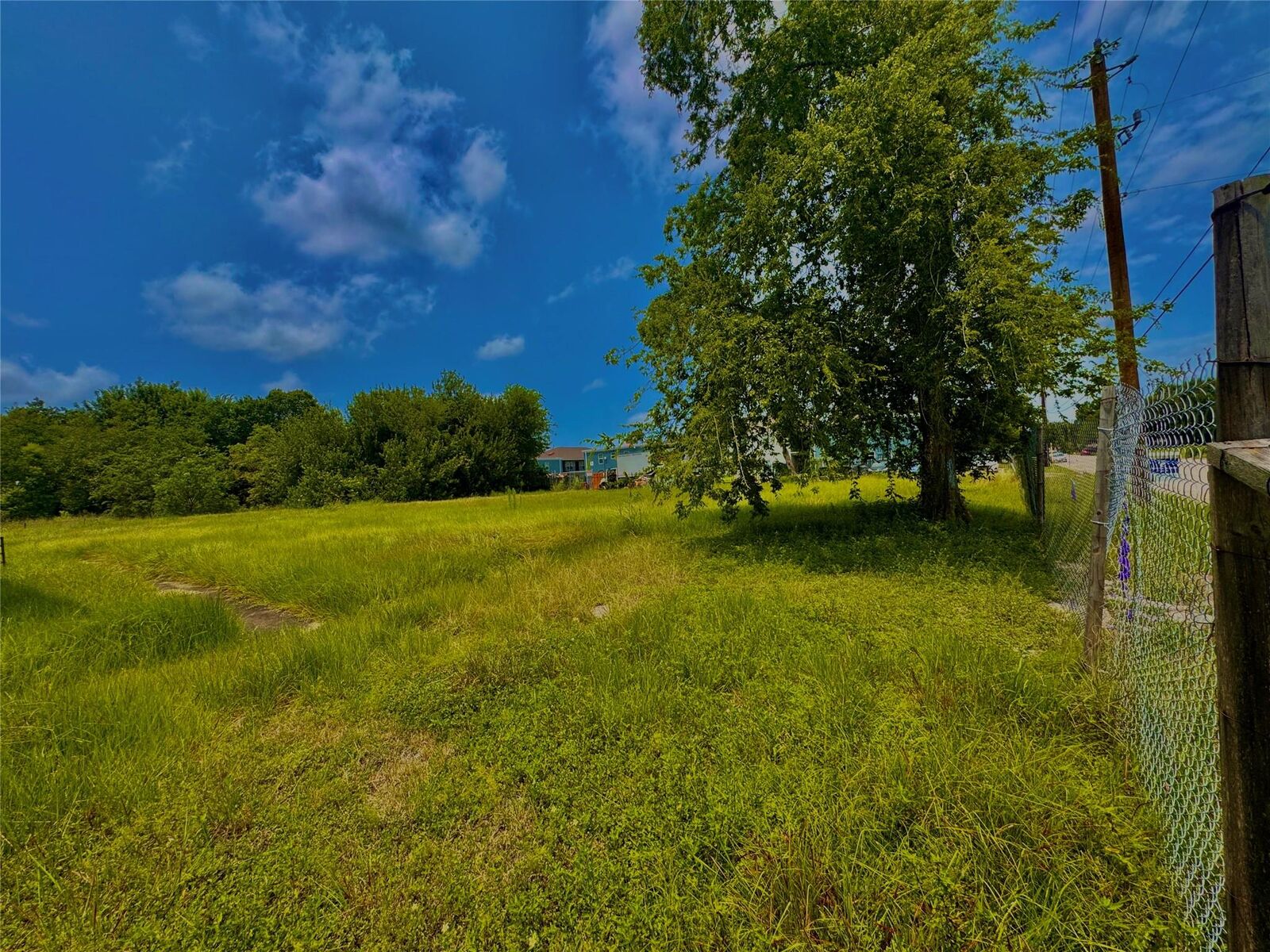 Property Photo: 5070 Sunflower Street TX 77033