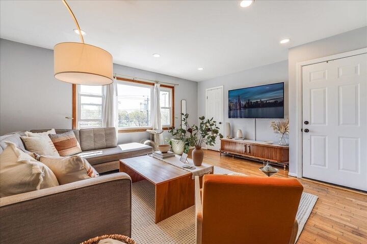 Property Photo:  565 Central Ave 2  NJ 07307 