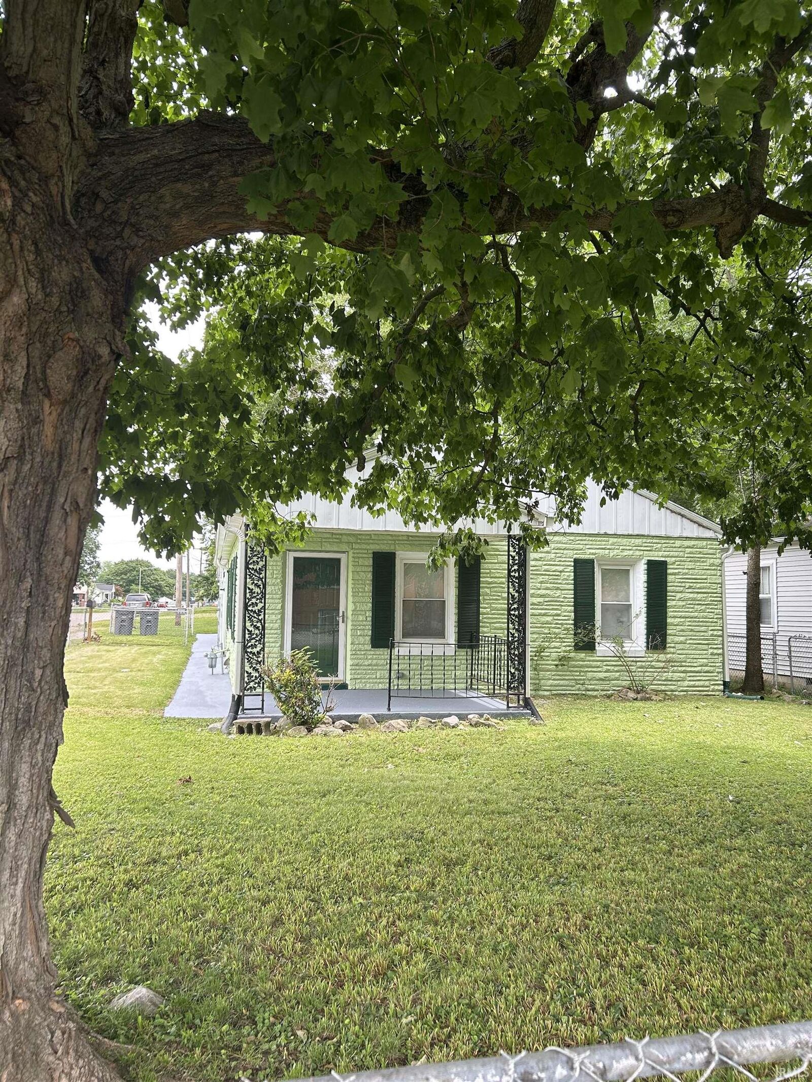 Property Photo:  1607 Keck Avenue  IN 47711 