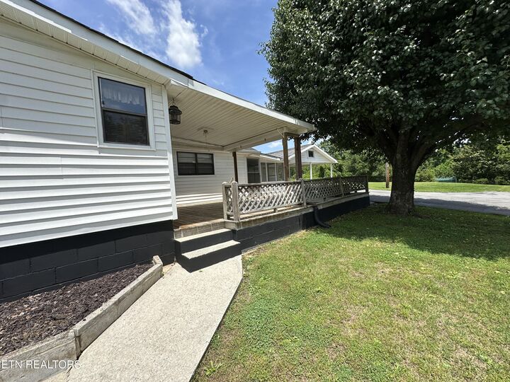 Property Photo:  392 Tedder St  TN 37854 