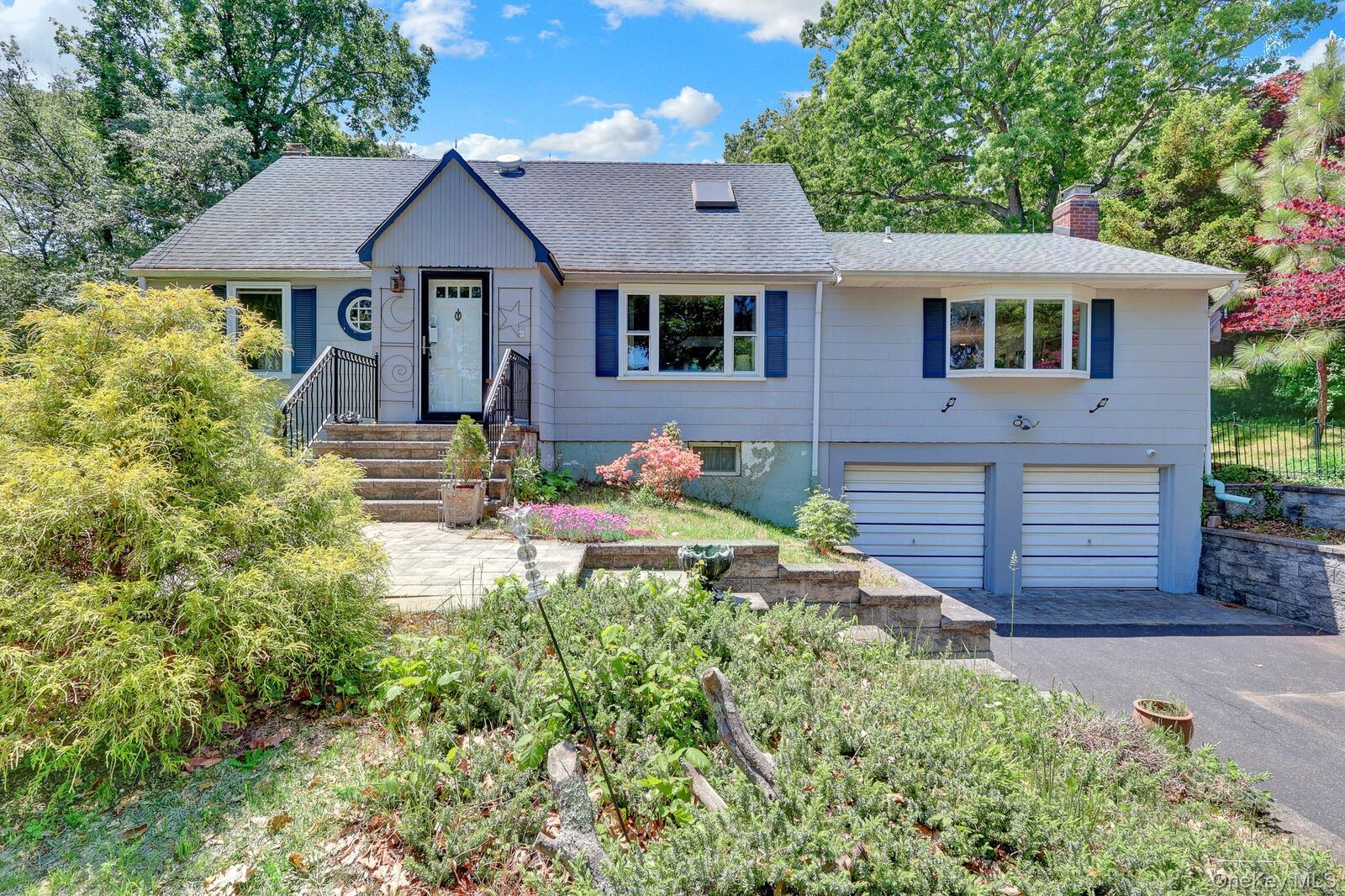 Property Photo:  100 Elwood Road  NY 11768 