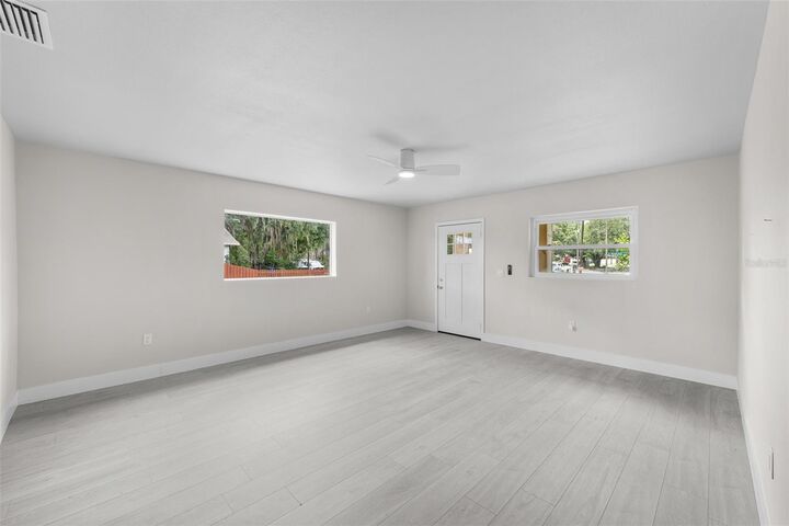 Property Photo: 2001 E Powhatan Avenue FL 33610