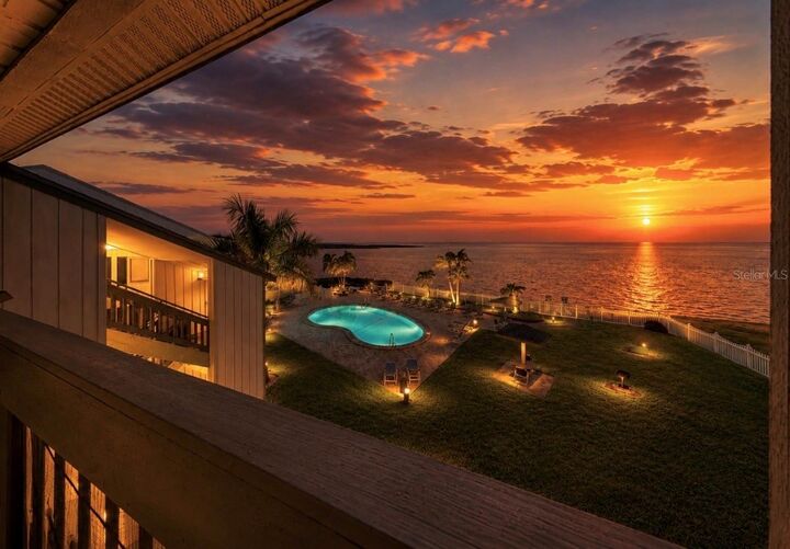 Property Photo:  810 Bahia Del Sol Drive 16  FL 33570 