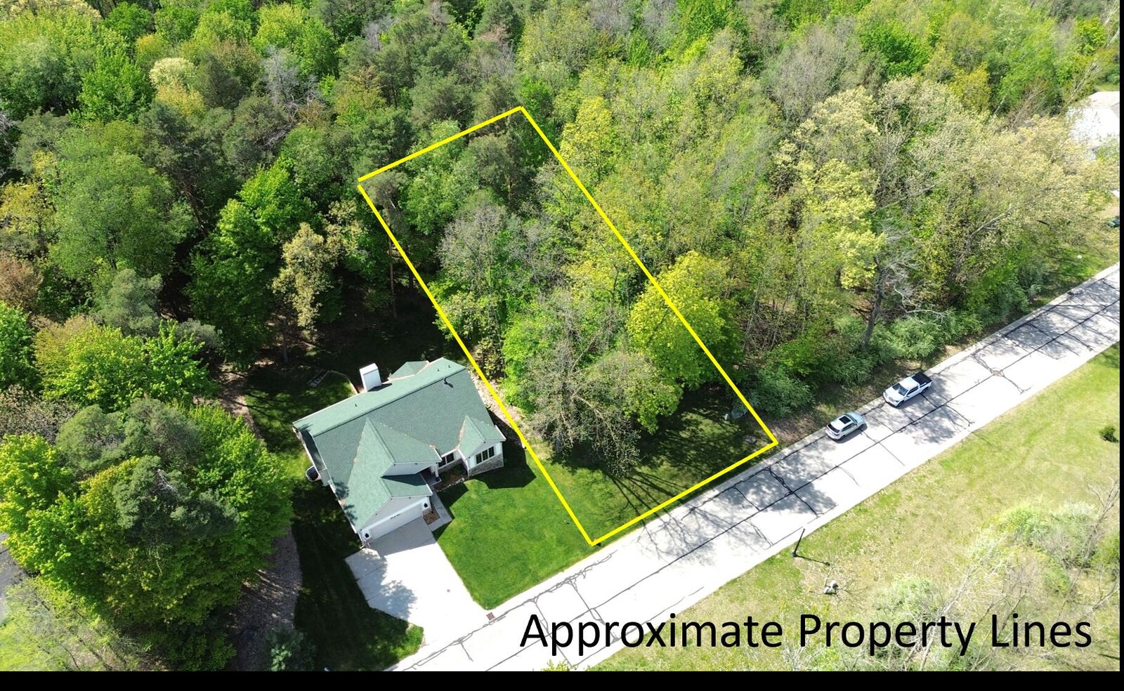 Property Photo: 710 Glen Oak Drive MI 48158