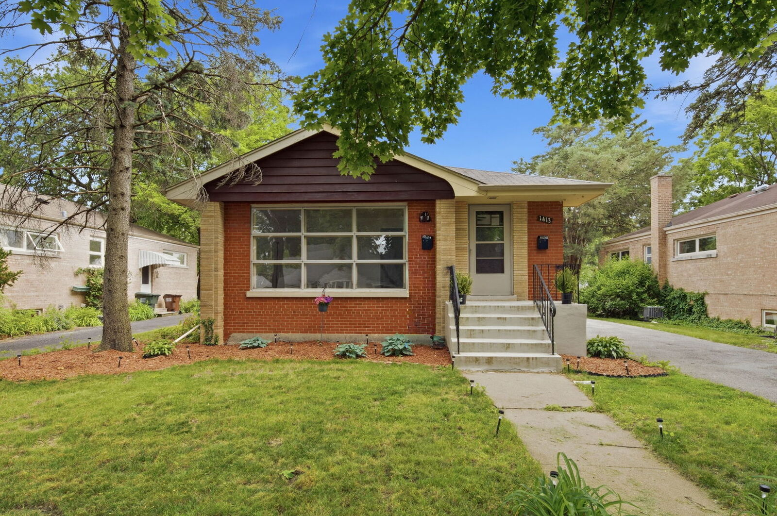 Property Photo:  1413 Evergreen Road  IL 60430 