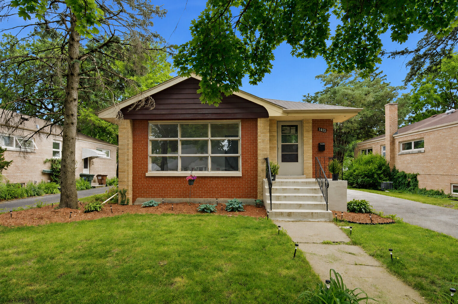 Property Photo:  1413 Evergreen Road  IL 60430 