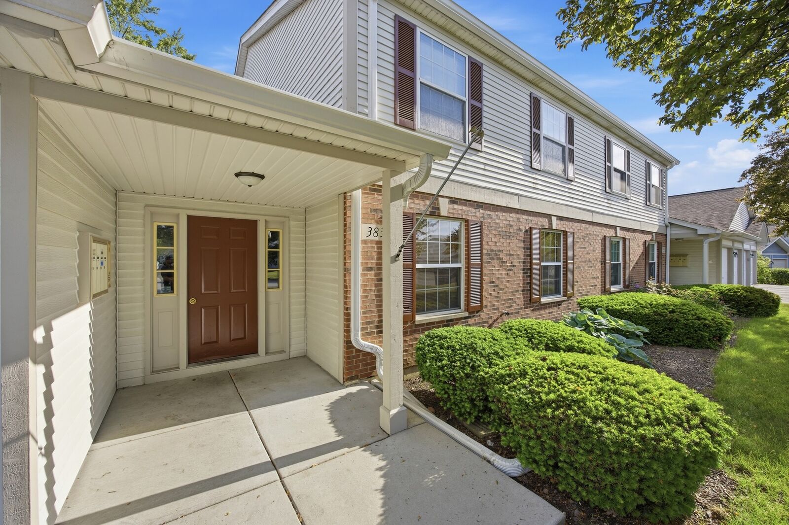 Property Photo: 383 Woodview Circle A IL 60120