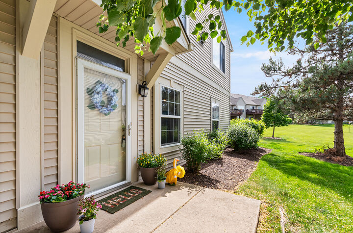 Property Photo: 1851 Wisteria Drive IL 60503